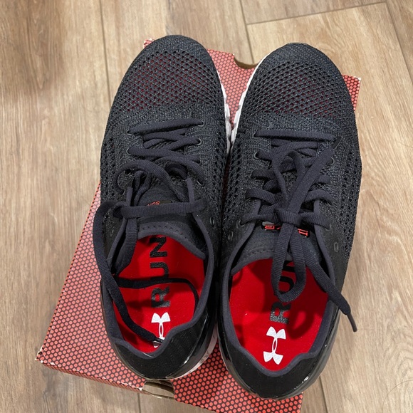 Under Armour HOVR Women’s Size 7.5 (brand new with box) - Picture 4 of 7